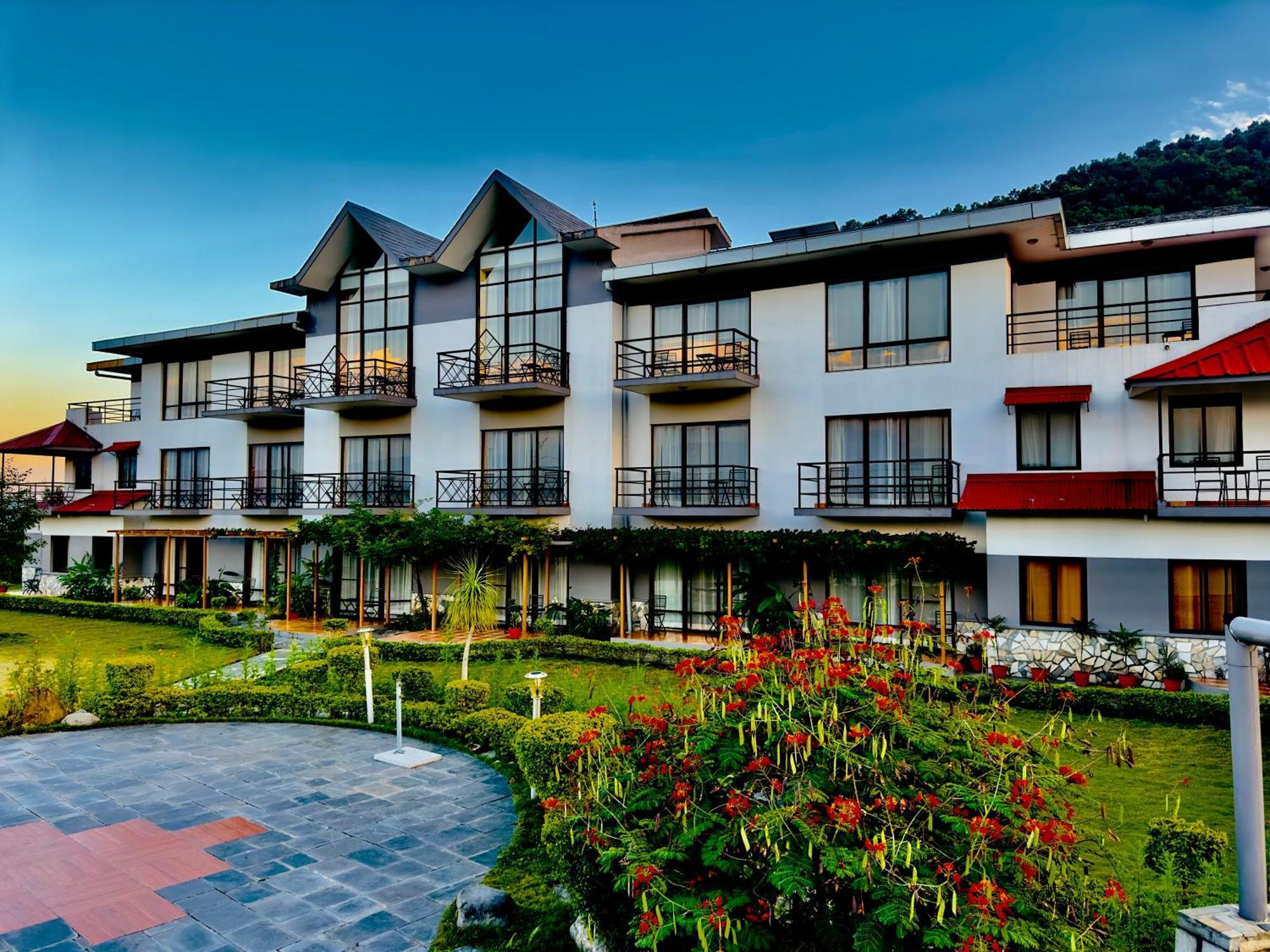 Sunshine Resort Pokhara Esterno foto